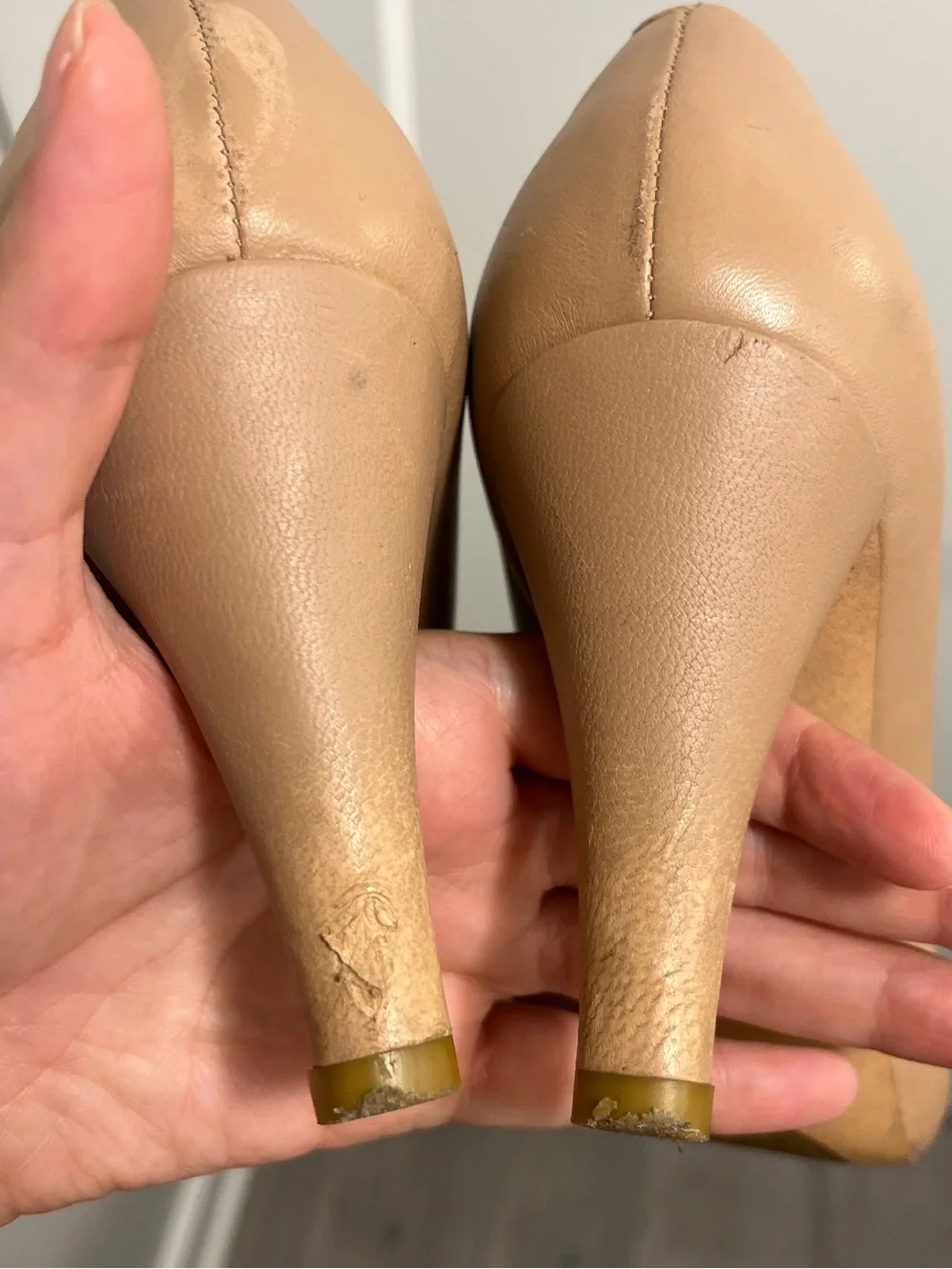 Clarks Classic Nude Leather High Heel Pumps